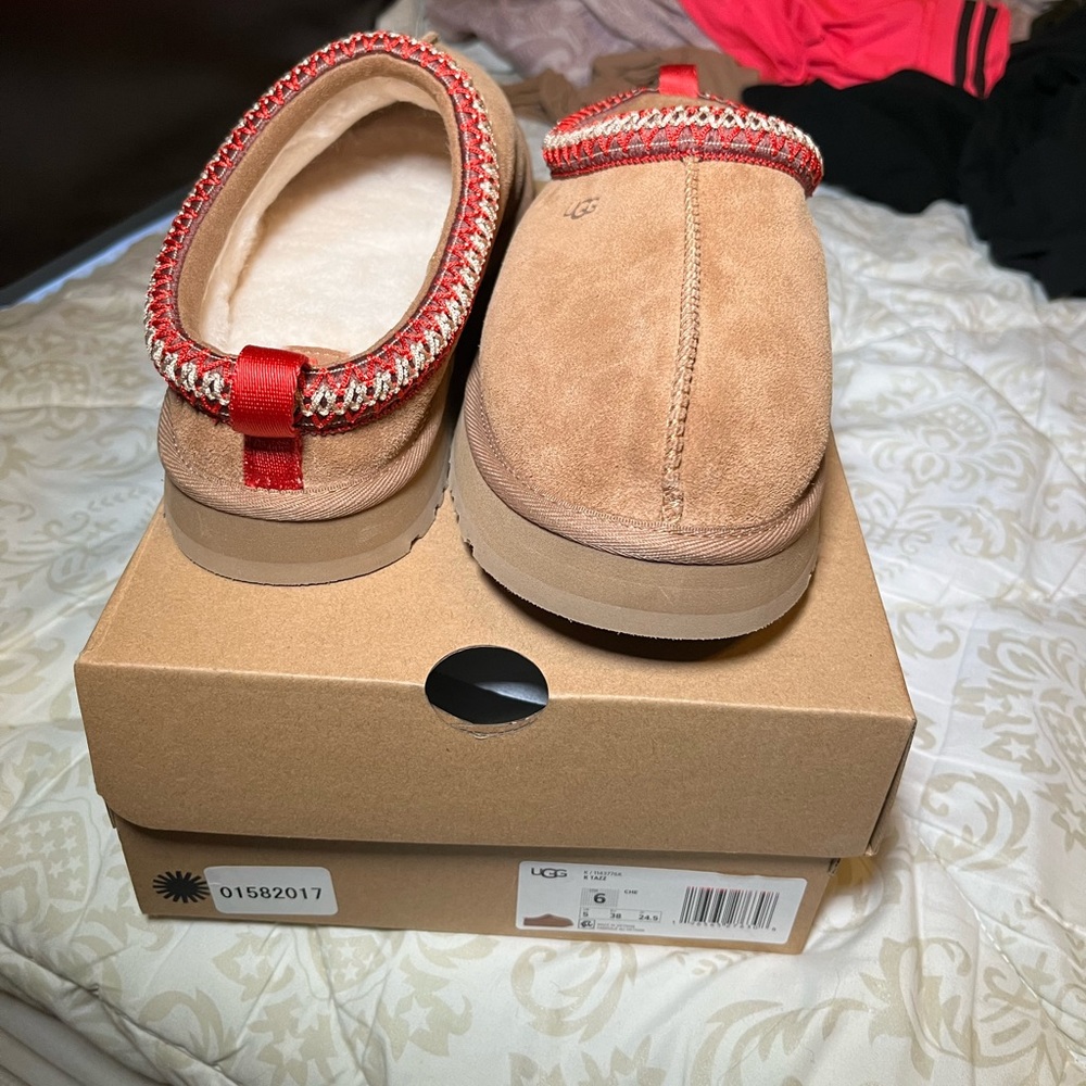 UGG TAZZ Slippers